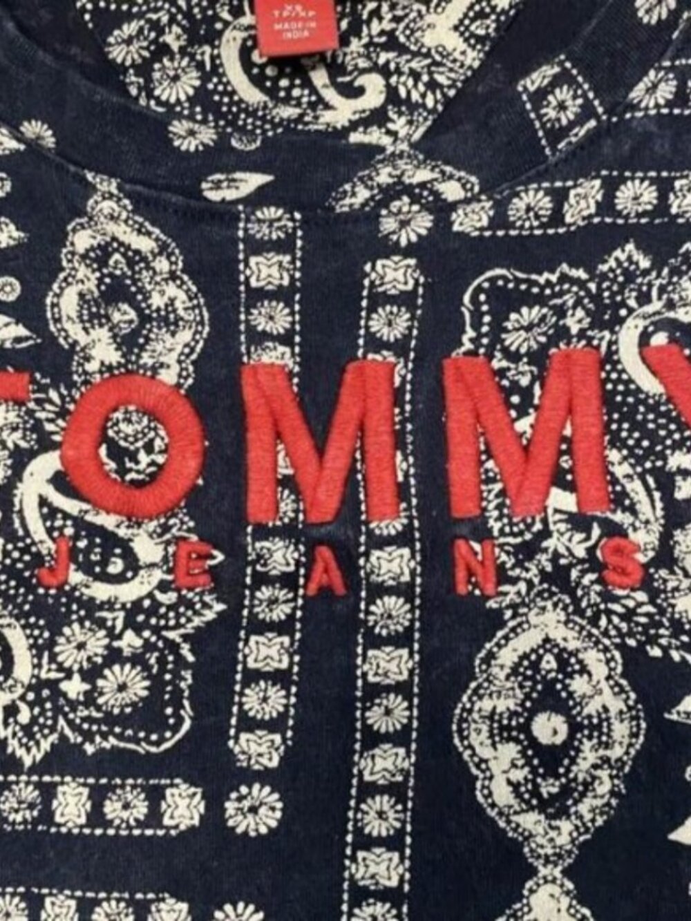 Tommy Jeans Bandana Print Logo Tee Navy Blue Y2K Streetwear Graphic T-Shirt XS - Picture 4 of 8